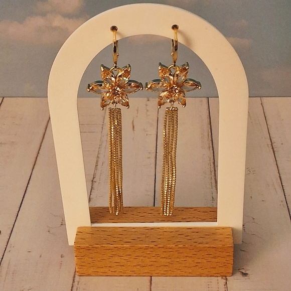 Pretty Bird Golden Hour Drop Earrings – Champagne Sparkle & Luxe Flow - Picture 2 of 11